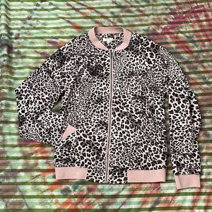 Lightweight leopard print zip up jacket